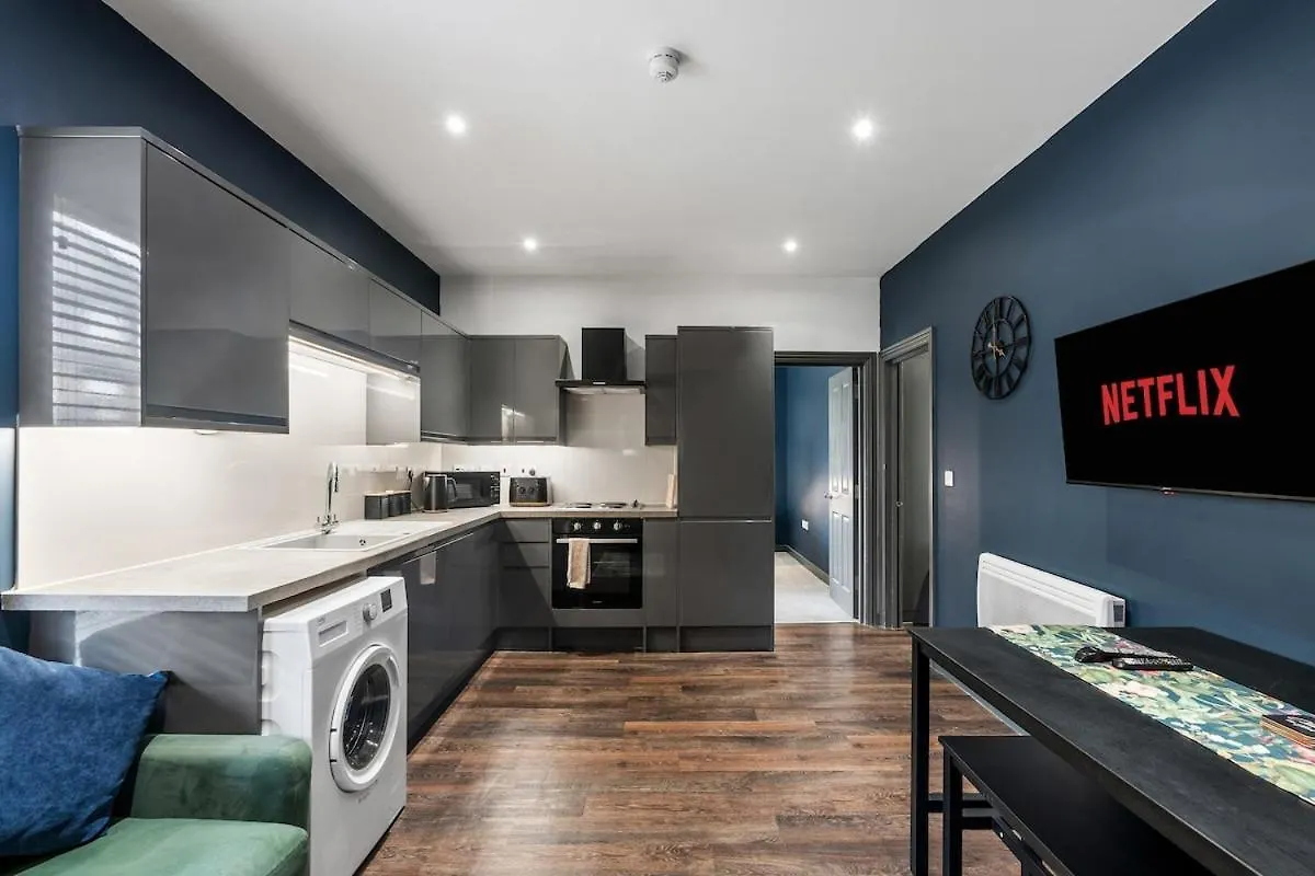 3 Bedroom Apartment By Primal Estates Short Lets Brighton