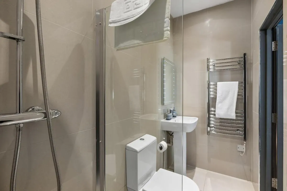 3 Bedroom Apartment By Primal Estates Short Lets Brighton