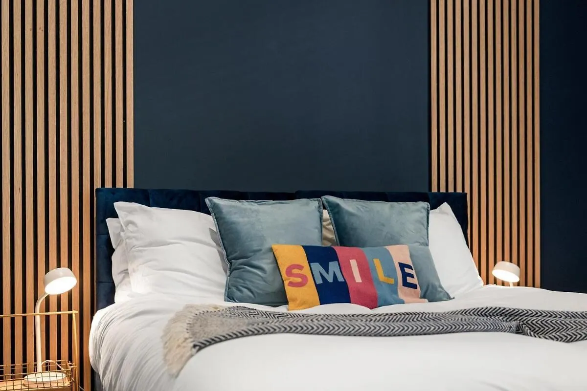 3 Bedroom Apartment By Primal Estates Short Lets Brighton 0*,